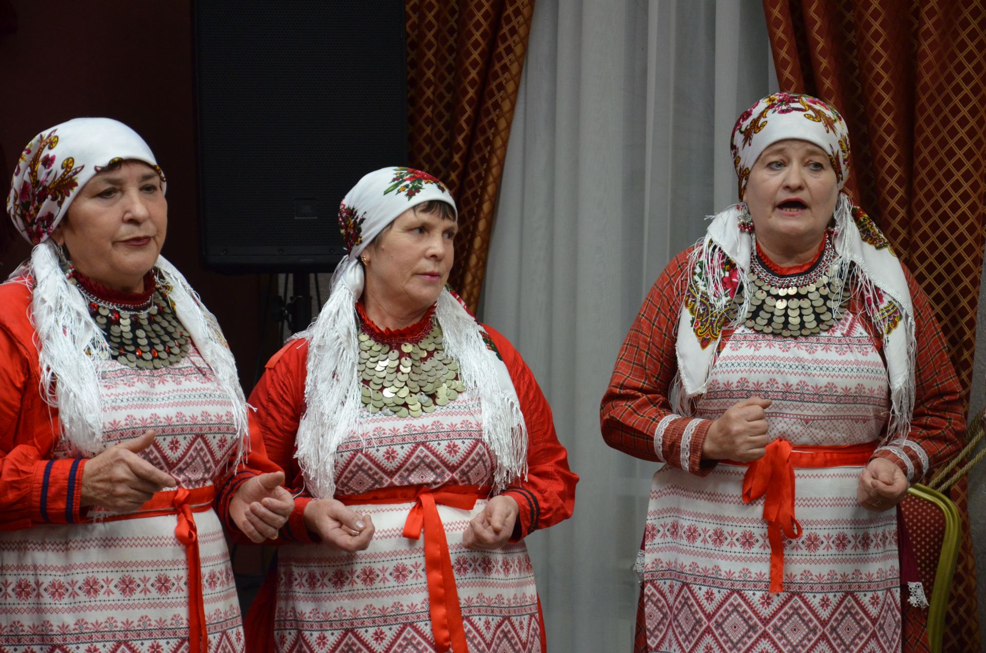 Җәкәү йортындагы «Покрау утырмасы»нда «Җиңгәчәйләр» ансамбле