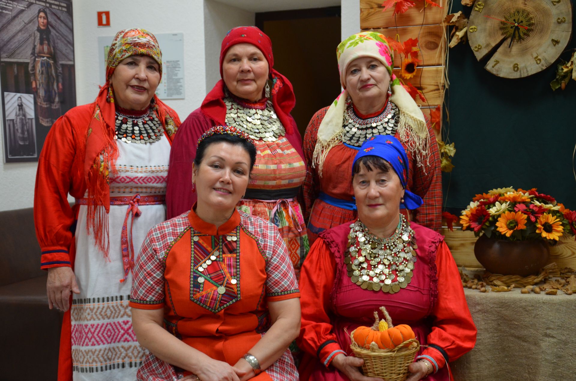 Җәкәү йортындагы «Покрау утырмасы»нда «Җиңгәчәйләр» ансамбле