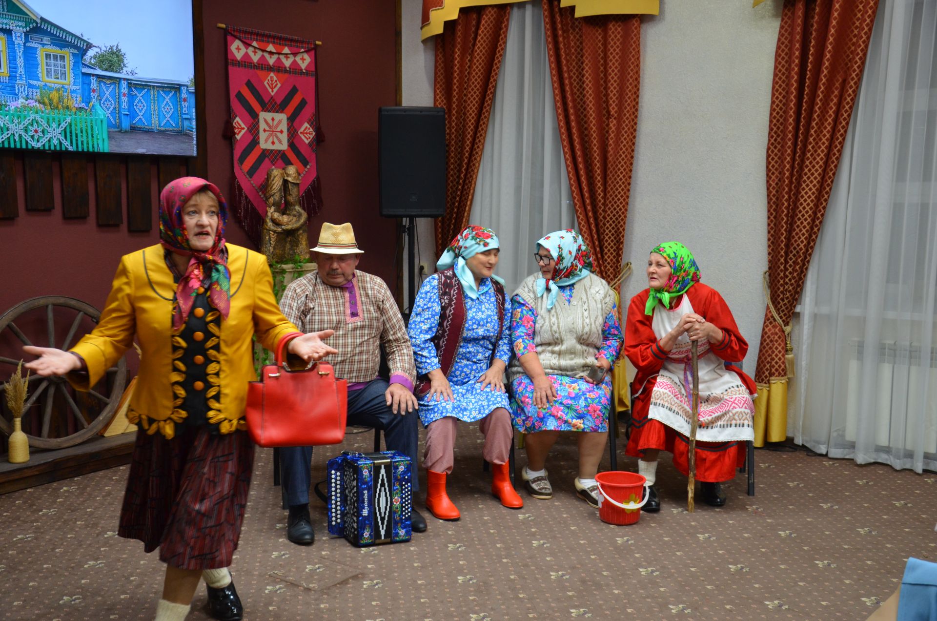 Җәкәү йортындагы «Покрау утырмасы»нда «Җиңгәчәйләр» ансамбле