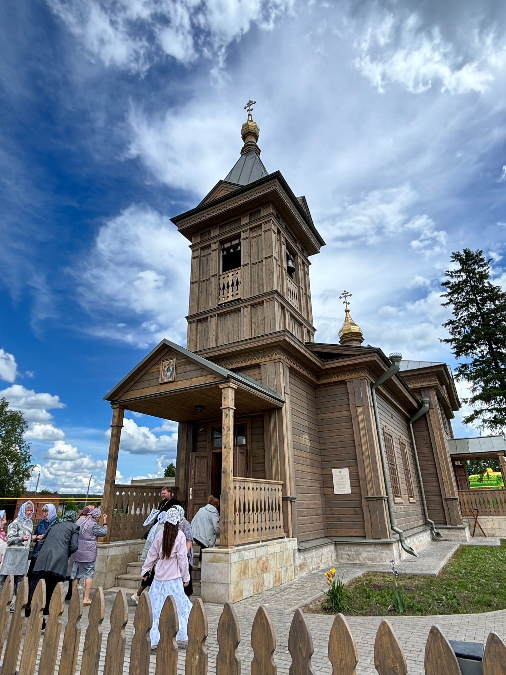 Югары Багражда уникаль реставрациядән соң храм аруландырдылар
