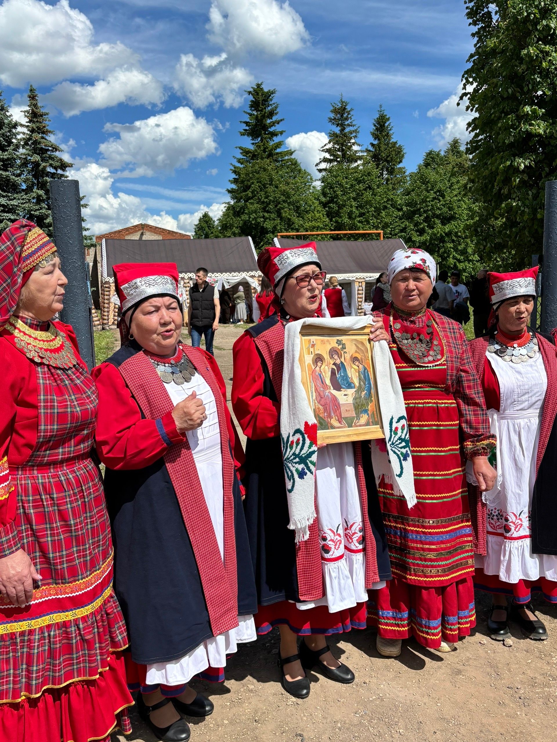 Югары Багражда уникаль реставрациядән соң храм аруландырдылар