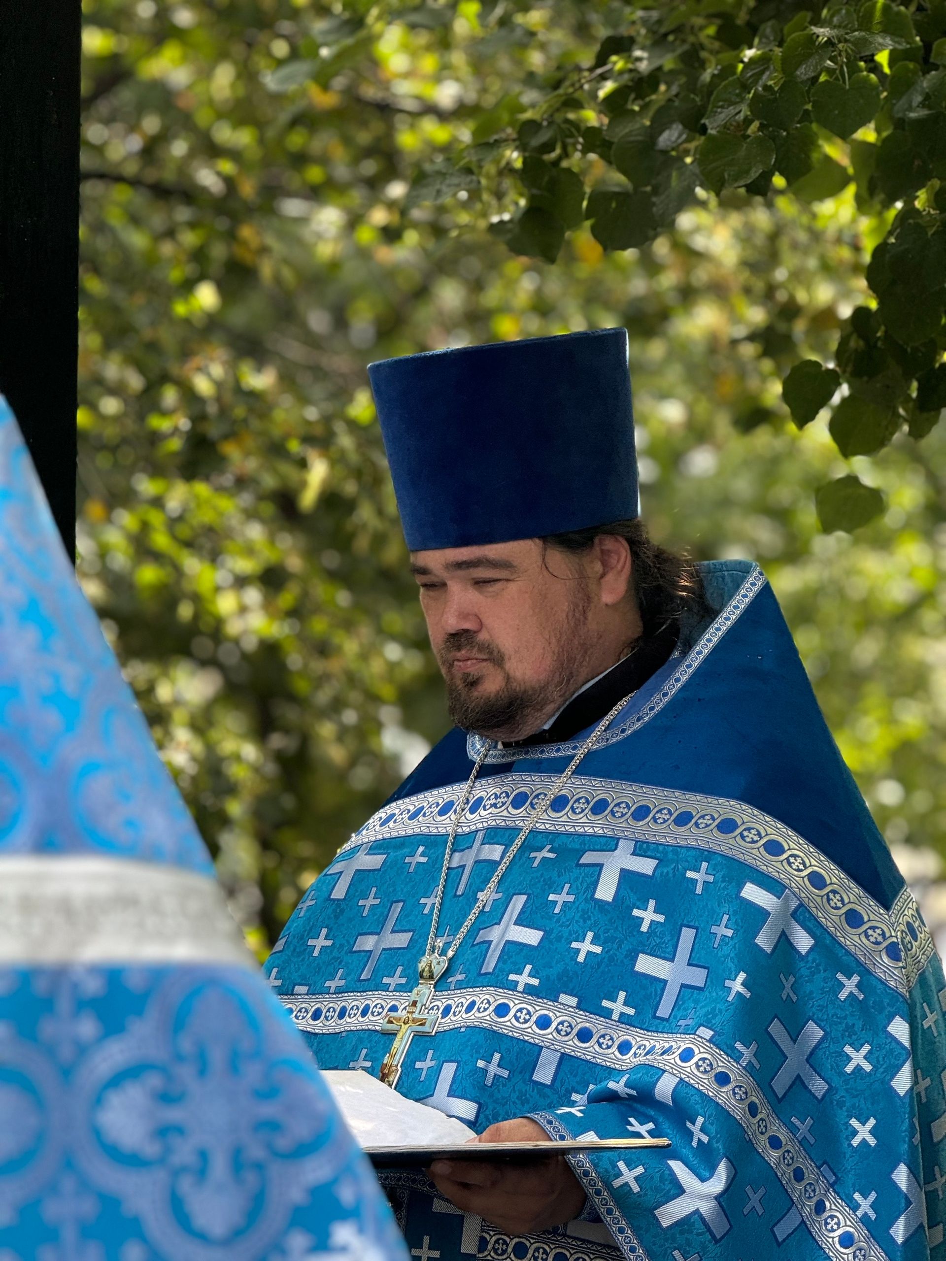 Тихвин чиркәвендә бәйрәм Литургиясе узды