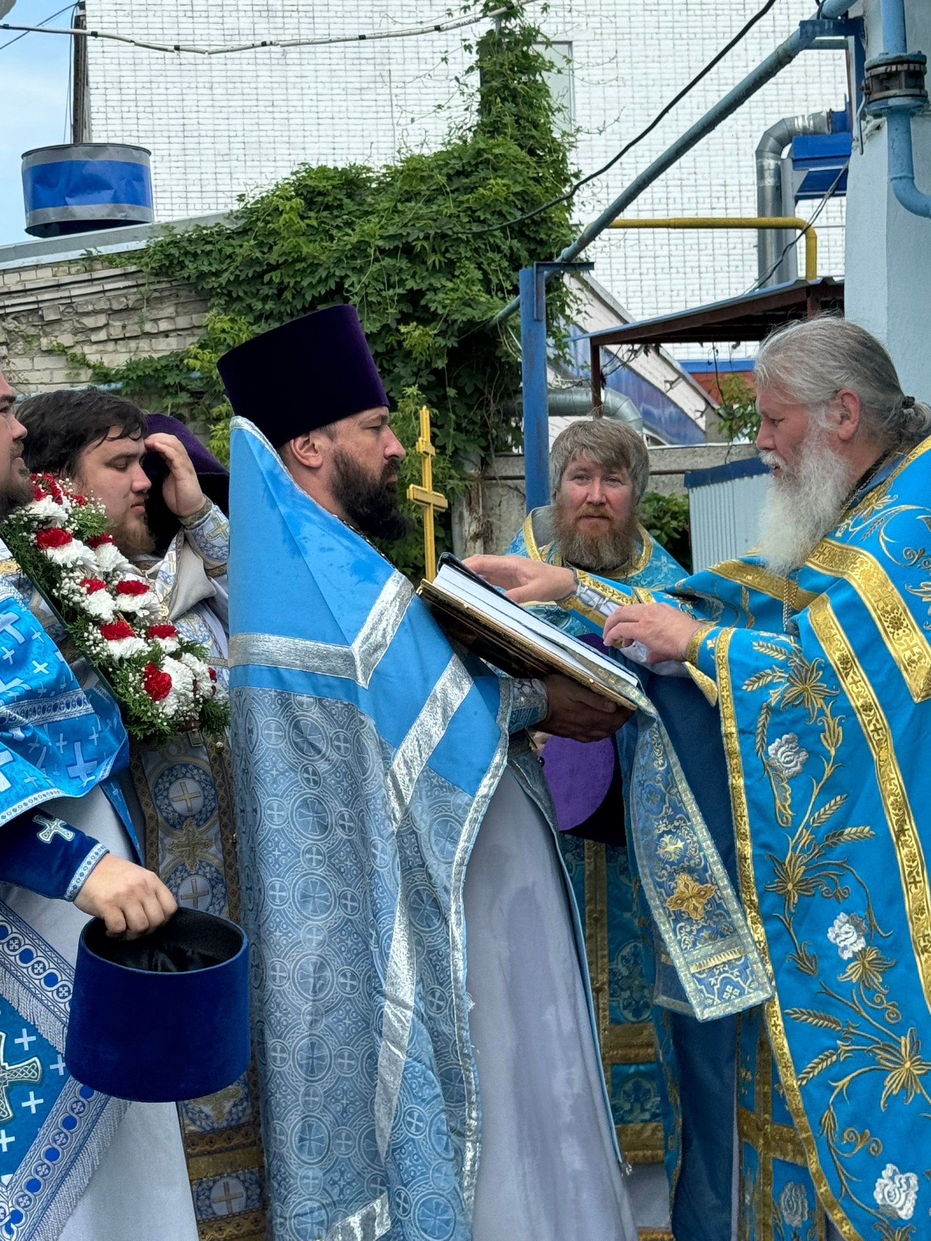 Тихвин чиркәвендә бәйрәм Литургиясе узды