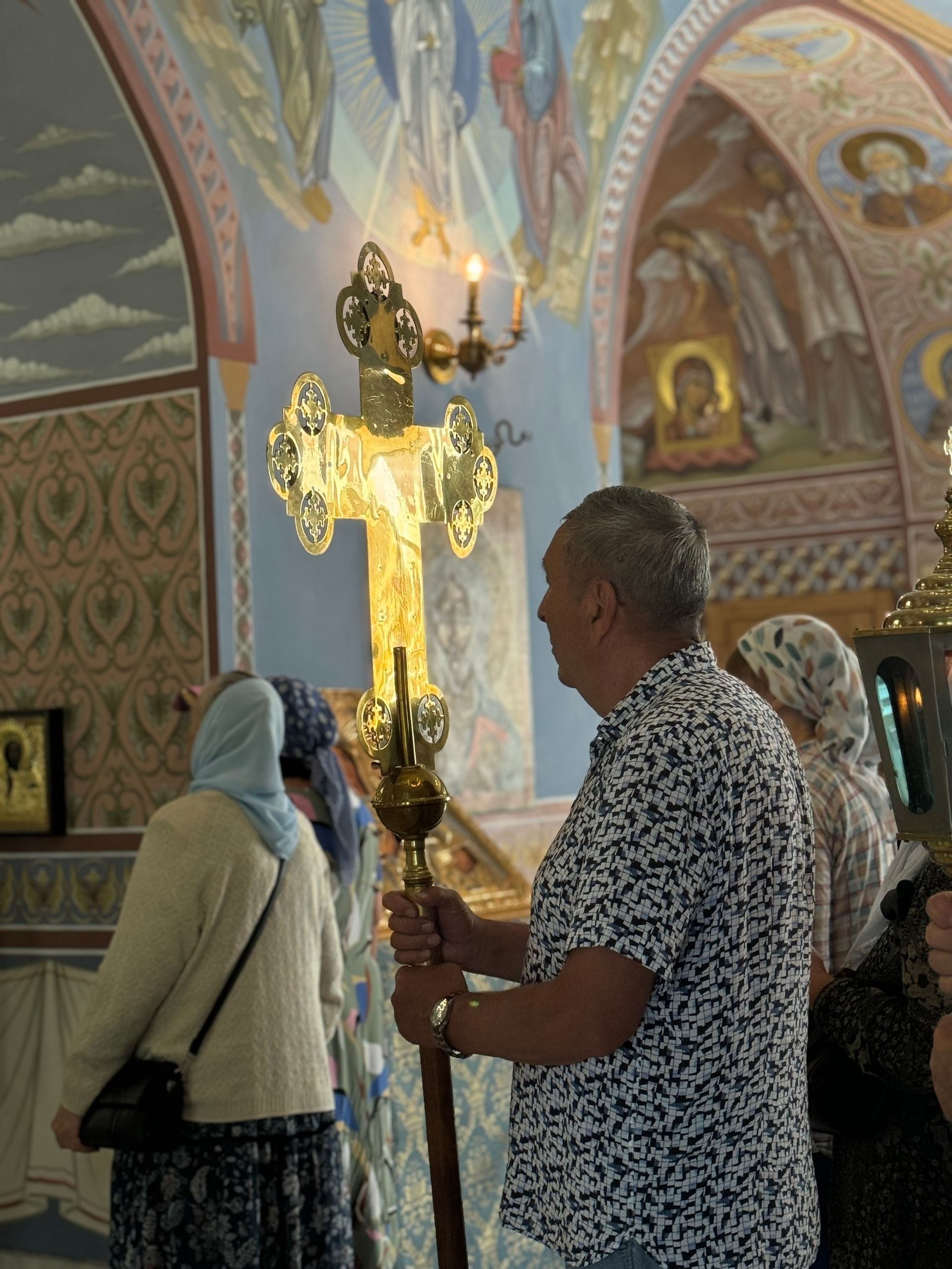 Тихвин чиркәвендә бәйрәм Литургиясе узды