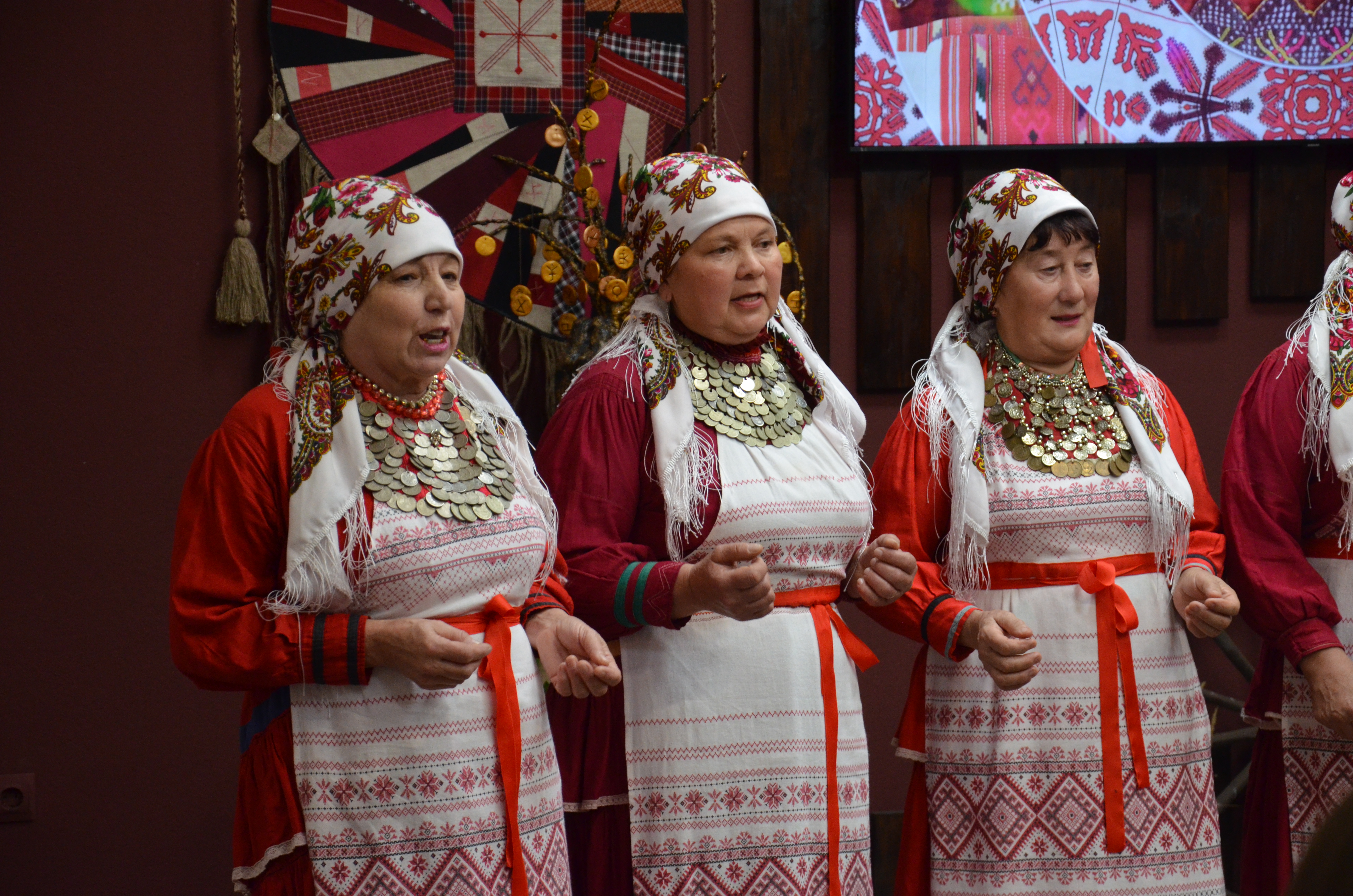 «Җиңгәчәйләр» халык фольклор ансамбле уздырган «Покрау утырмасы» музыкаль кичәсе