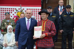 Питрауда ансамбльләр 500әр меңлек сертификат белән бүләкләнде
