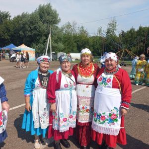 Карендәшләребез Чирмешәндә узган IV төбәкара «Суган үзәне» фестивалендә катнашты