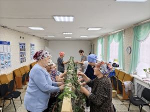 Дүрт Мунча авыл җирлеге волонтерлары 700нче маскировка челтәрен үрделәр