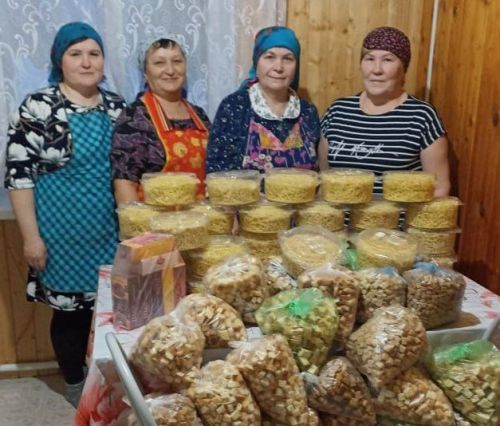 Колбагыш хатыннары токмач әзерли, сохари киптерә