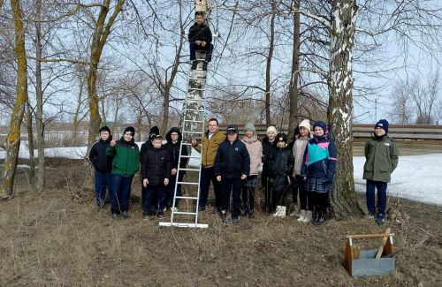 Село-Чура балалары «Кошларга ярдәм ит» акциясенә кушылды