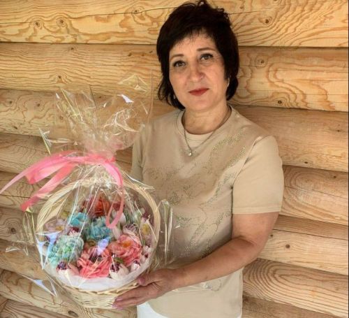 Татлы букетлар ясаучы Мөслим ягы кызы Ирина