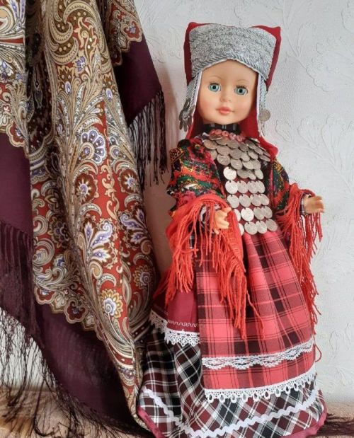 «Сыңар беләзек кимәгәннәр»: керәшен хатын-кызларының бизәнү әйберләре үзенчәлекләре