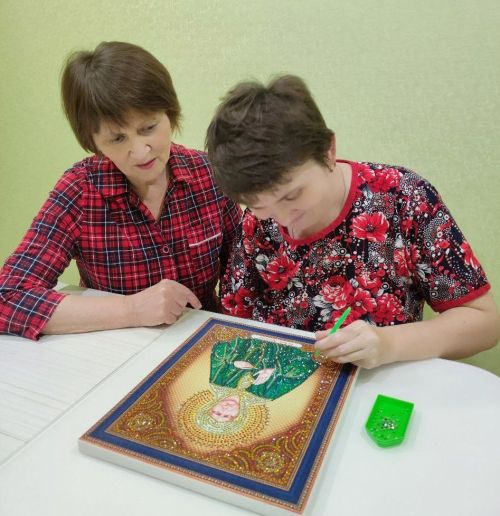 38 ел кызына терәк булып яшәүче Ольга Гыйльметдинова: «Авыру балага мескен һәм елак әни кирәк түгел»
