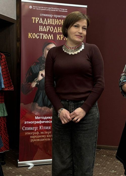 Нагайбәк кызы Олеся Ишимова: «Көндәлек тормышта да элекке бизәнү әйберләрен тагып йөрим»