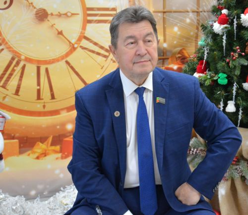 Виталий Агапов — гаҗәеп һәм күпкырлы талант иясе