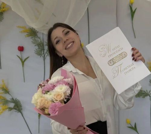 Иске Гришкиннан Мария Япаева мәдәният министрлыгының Мактау грамотасы белән бүләкләнде