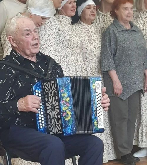 Сәвәләйдән Владимир Кашаев Өлкәннәр аралашу үзәгендә халыкны сөендергән