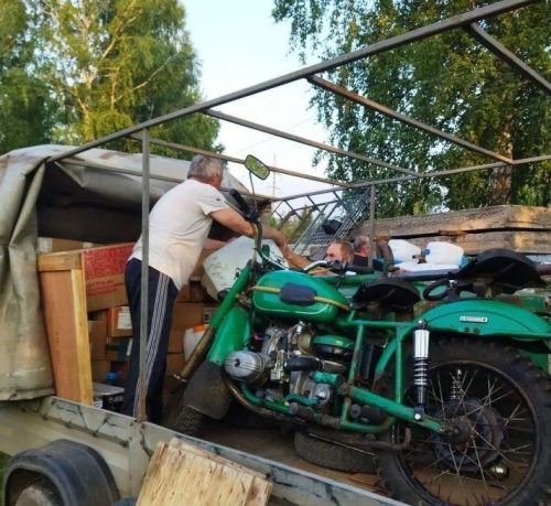 Зәйдән Атласовлар махсус хәрби операция зонасына гуманитар ярдәм илттеләр
