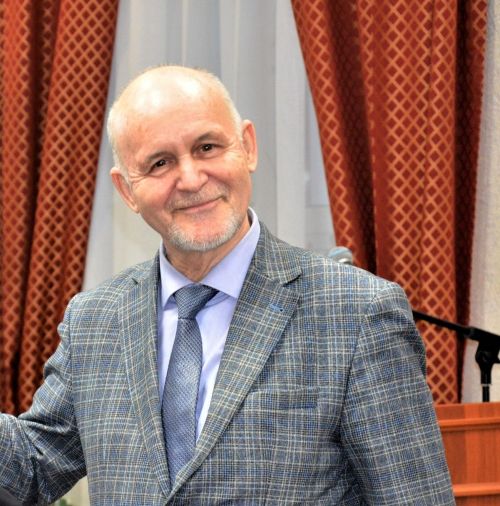 Геннадий Макаров