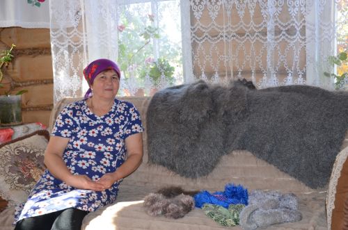 Галина Тимофееваның шәлләреннән дә, күңеленнән дә җылылык бөрки