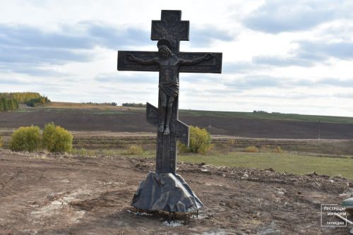 «Крест всегда был большим символом, напоминанием о необходимости восстановления разрушенных храмов»