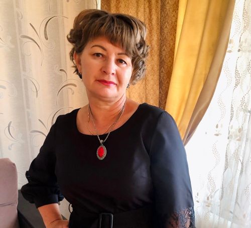 Карендәшләребез тәмле пирог пешерү серләре белән бүлештеләр