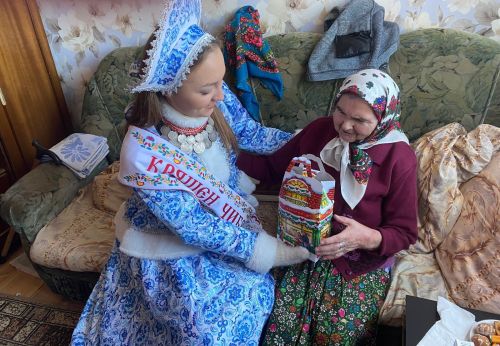 Субаштан Анжелика Павлова олыларны Рождество белән котлаган