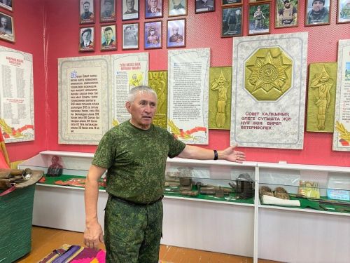 Педагоглар династиясе эшен дәвам итүче Радий Харитонов
