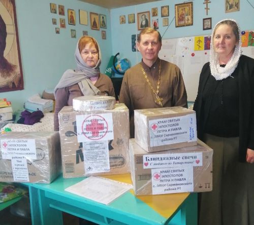 Ләке һәм Түбән Чыршылы халкы махсус операция зонасына эчке киемнәр һәм кыр шәмнәре эзерләгән