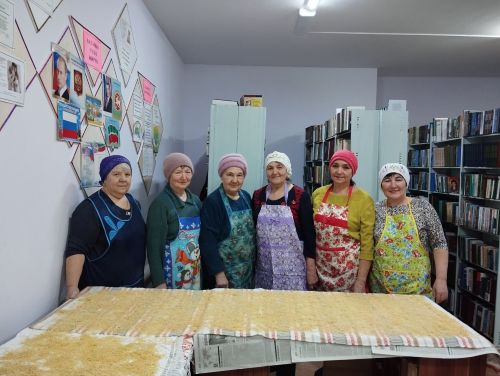 Керәшен Шураны түтиләре махсус операциядә катнашучыларга өй токмачы әзерләде