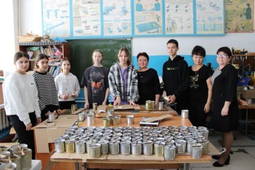 Зәй районының Түбән Биш мәктәбе укучылары окоп шәмнәре ясаганнар