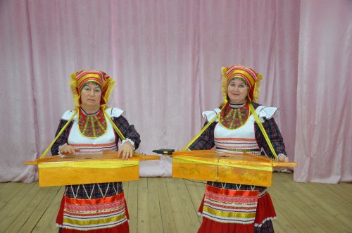 Авыл моңы - гөслә кылларында