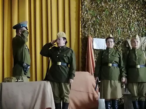 Урта Баграж авылы үзешчәннәре спектакль күрсәтте