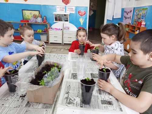 Үрәсбашта балалар кечкенәдән эшкә өйрәнеп үсәләр