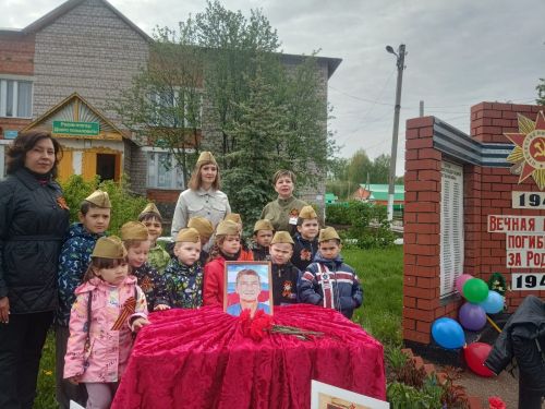 У стелы села Новые Балыклы состоялся торжественный митинг