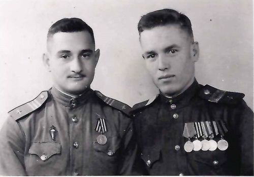 1944 елның 7 ноябрендә америкалылар ике мәртәбә, «хаталанып», безнекеләрне бомбага тоталар
