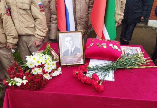 Иванай авылында Бөек Ватан сугышы ветераны Иван Токрановка мемориаль такта ачылды. Фото, видео