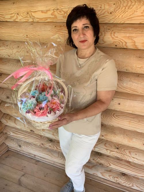 Татлы букетлар ясаучы Мөслим ягы кызы Ирина