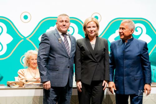 Карендәшебез Юрий Чуктиевка мактаулы исем бирелде