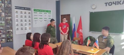 Сәвәләйдә махсус хәрби операциядә катнашучы егет белән очрашу булды