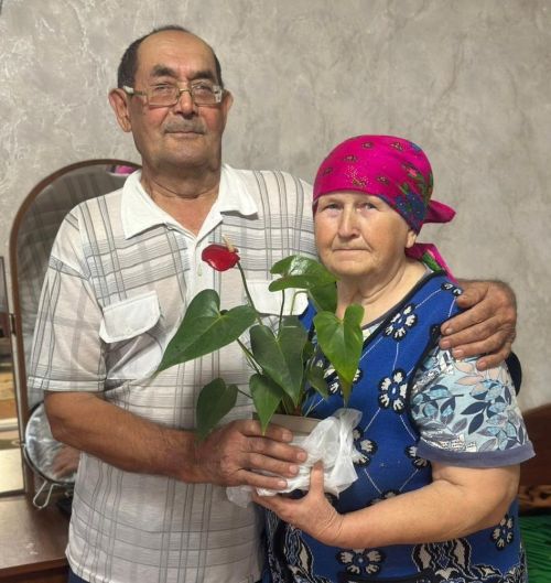 Бахтадан 55 ел бергә гомер итүче Садыйковлар: «Тапкан малга шөкер итеп яшәдек»