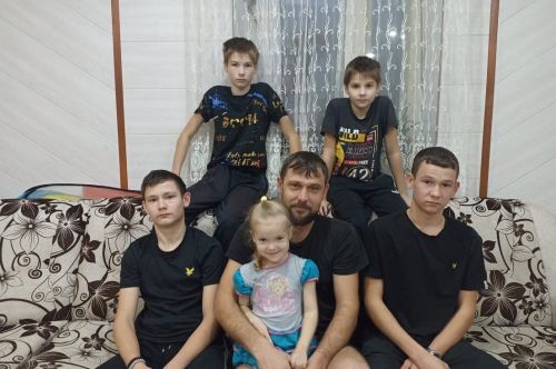 Кукмара ягыннан Вячеслав Иванов 5 балага һәм хатыны Надеждага тормышта олы терәк