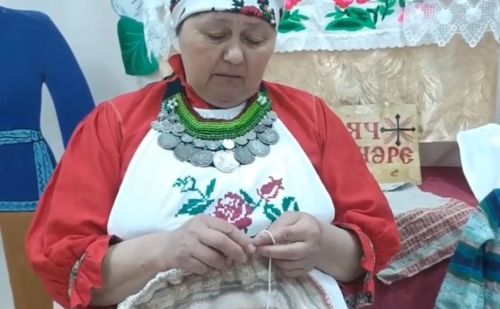 Керәшен Сәрдәсеннән Ольга Маннапова бала чагыннан ук бәйләргә яраткан