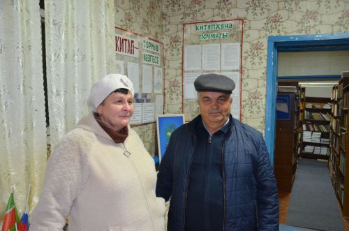 Албай авылының актив, матур гаиләсе — Любовь һәм Геннадий Мишуриннар