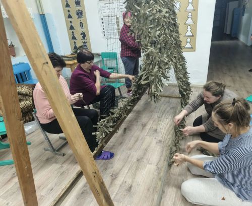 Кр. Баранда маскировка челтәрләре үрә башладылар