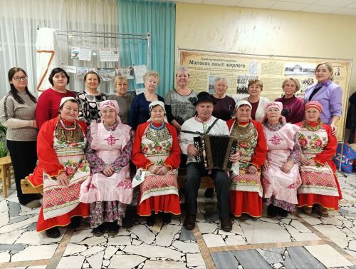 Мәләкәс авылы мәдәният йортында волонтерлык эшләре туктап тормый