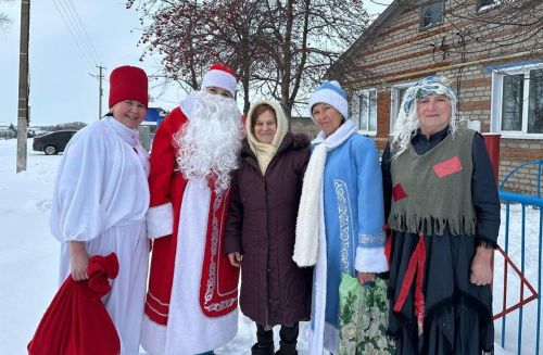 Бахтада Кыш Бабай белән Кар кызы махсус хәрби операциядәгеләрнең гаиләләре янында булдылар