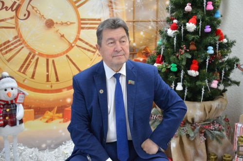 Виталий Агапов: «Яңа ел төнендә булган бер маҗара елмаеп искә алырга мәҗбүр итә»
