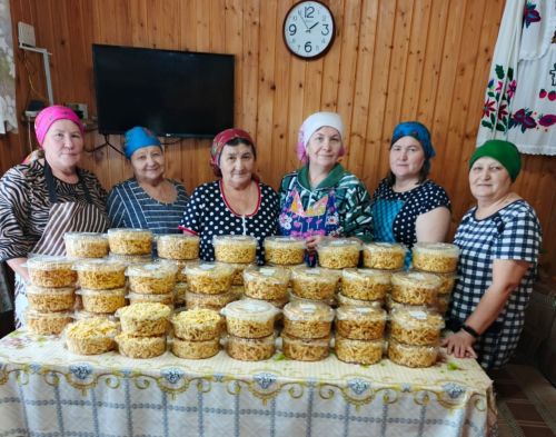 Колбагыш түтиләре махсус хәрби операциядә катнашучыларга чәкчәк пешергән