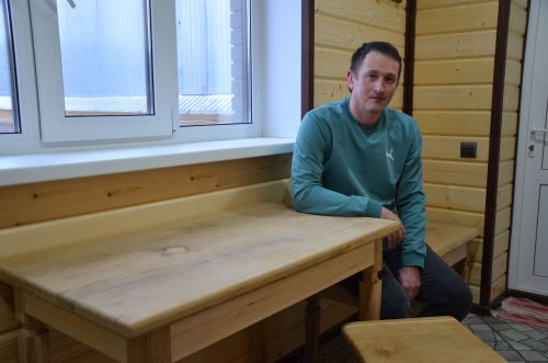 Иванайдан Владислав Егоров - умартачы, агач остасы, эретеп ябыштыручы